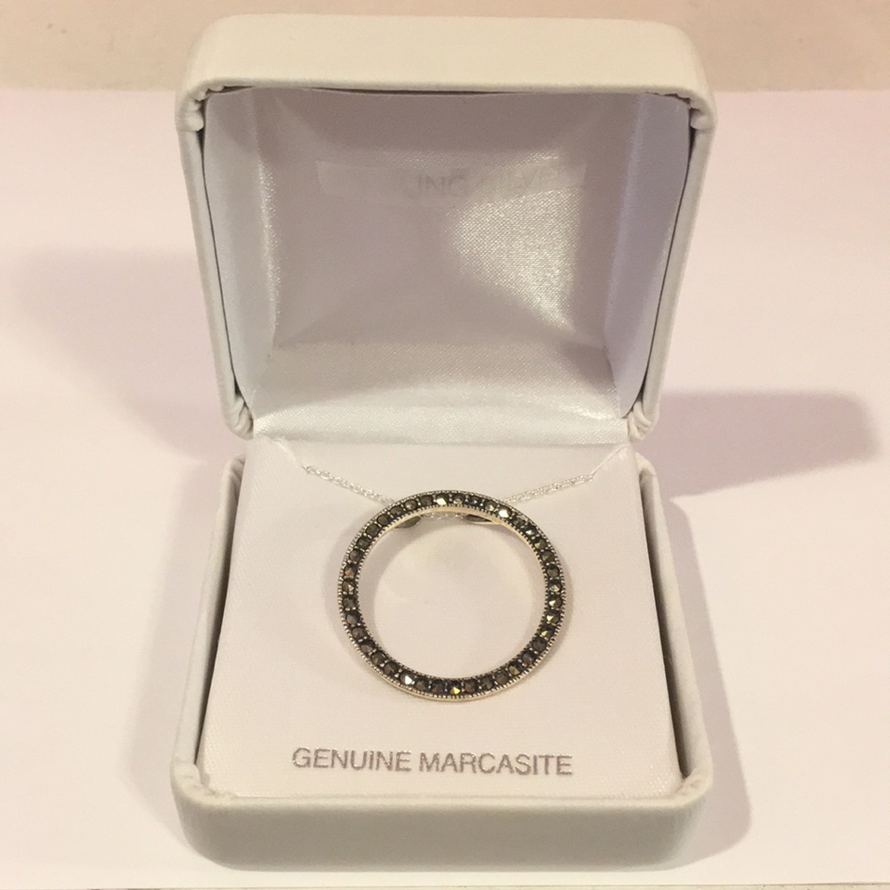 Sterling Silver Marcasite Eternity Circle Neckalac